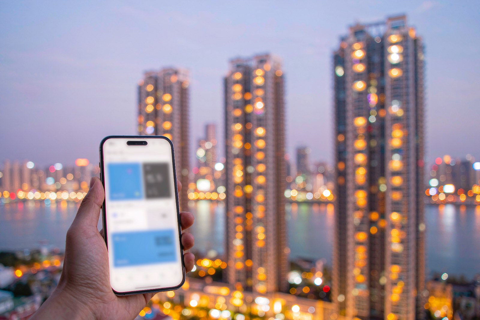 Airalo and Saily UAE eSIM: What You Get for the Price
